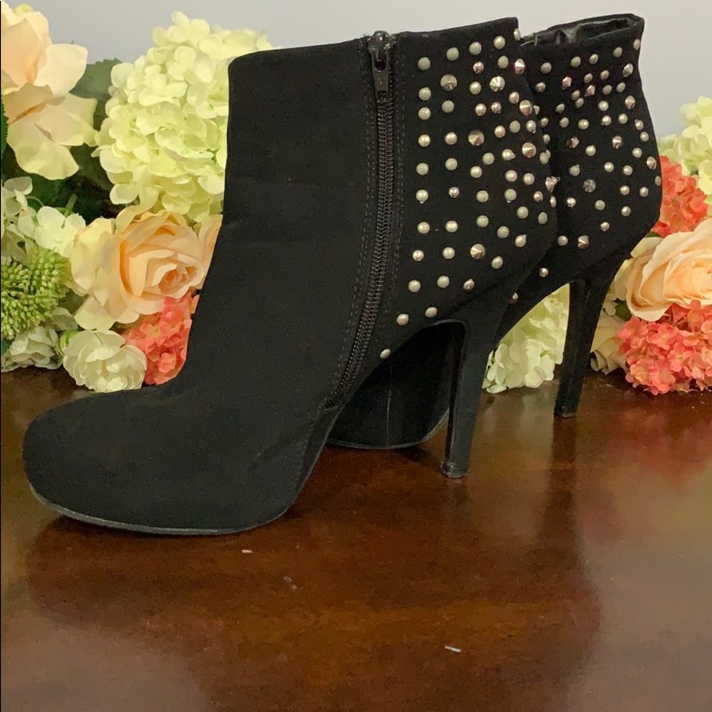 Madeline heels black size 9